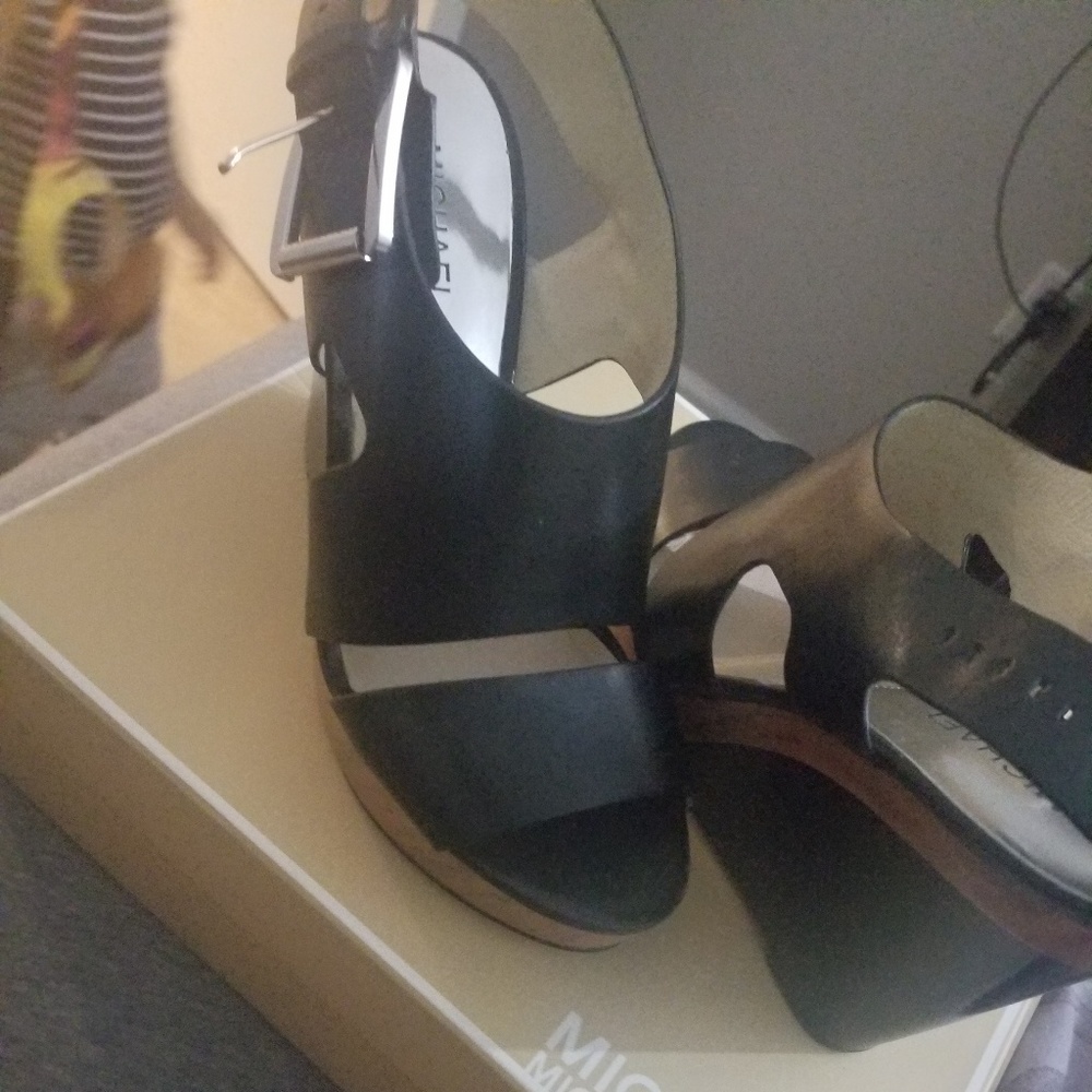 Michael Kors Wedge - Picture 3 of 3